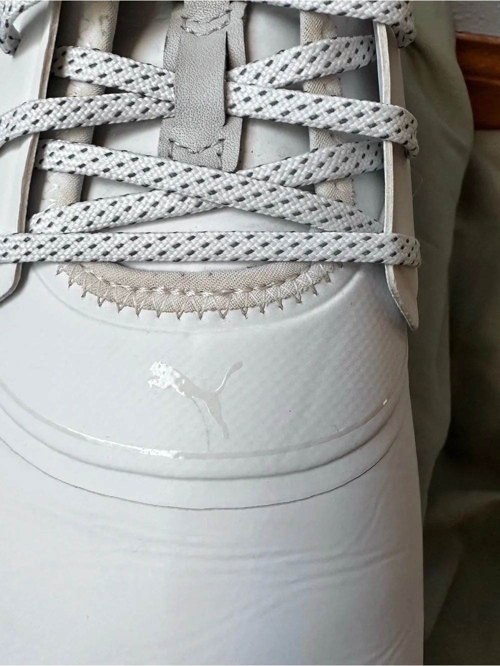 Puma Men's White and Light Gray spike less golf shoe 11